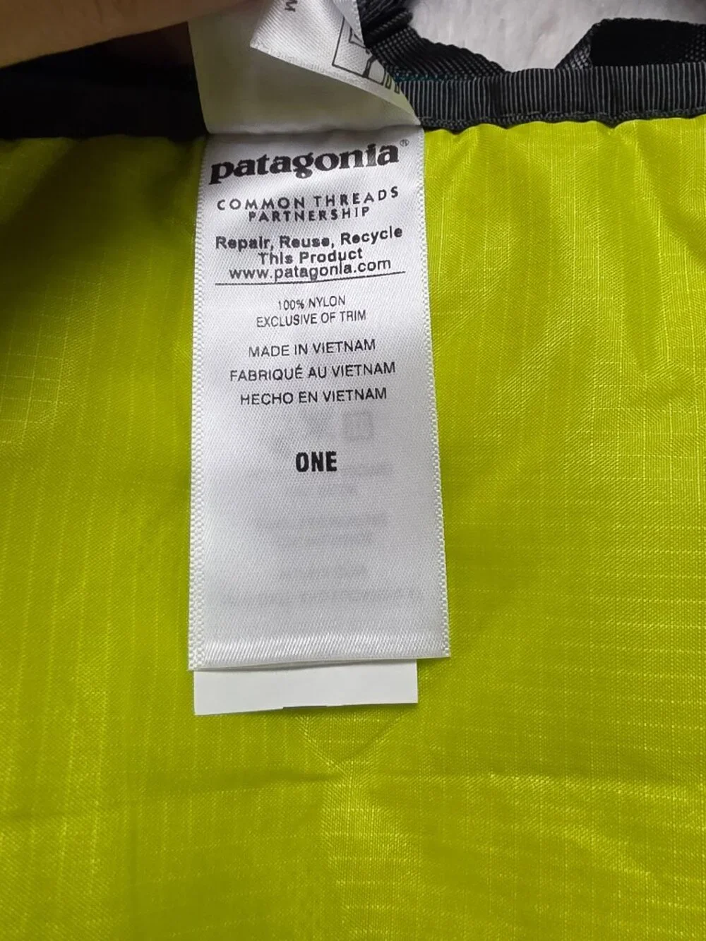 Patagonia Kids Lightweight Pack 15L Chartreuse Green Blue Backpack 48075 FA15